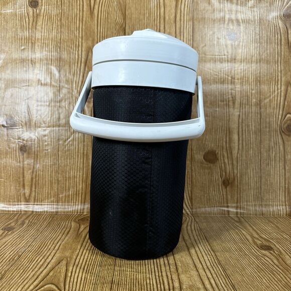 Igloo Water Jug Cooler With Cover 1/2 gallon  with Storage Pouch 12.5” - Picture 3 of 11